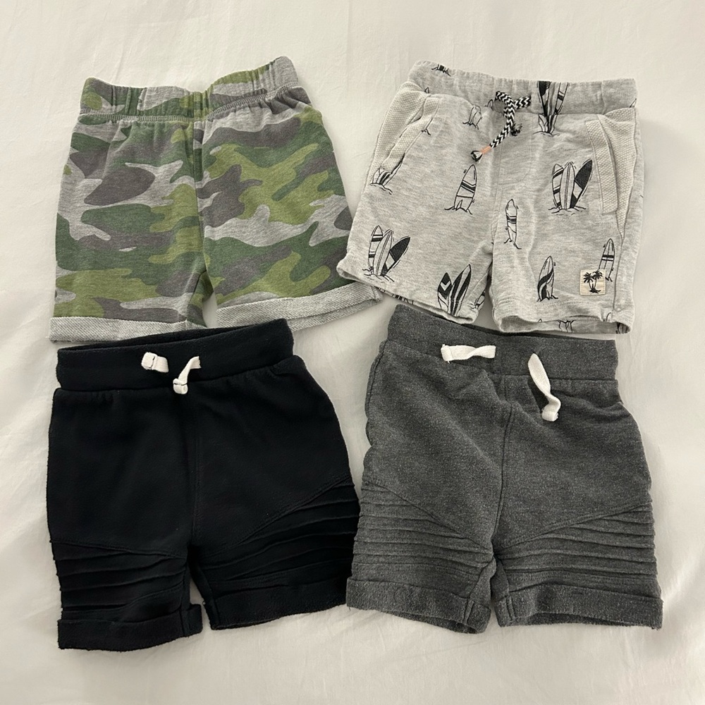 Bundle of art class shorts 3T